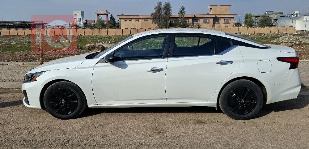 نيسان ألتيما